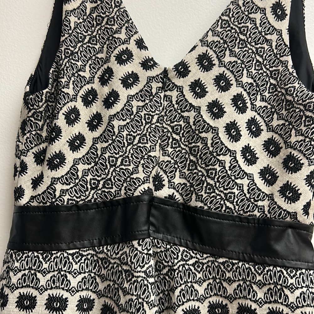 Dress - Picture 4 of 4